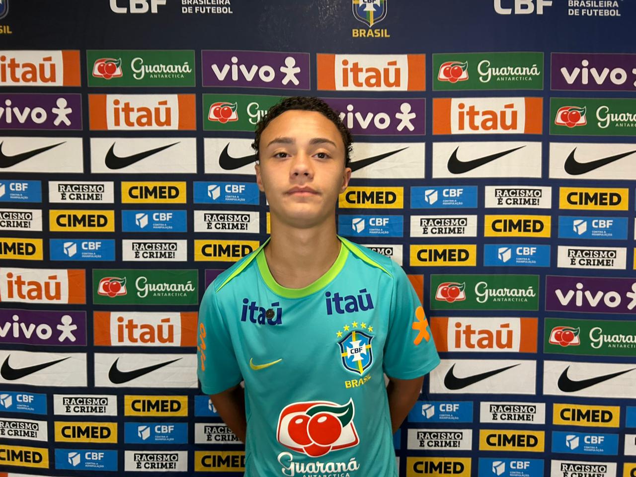 A BENCAO, VINICIUS ヴィニシウス・ヂ・モラエス 20CDBOX Seleção Sub-17: Vinicius Rocha reitera foco contra a Zâmbia